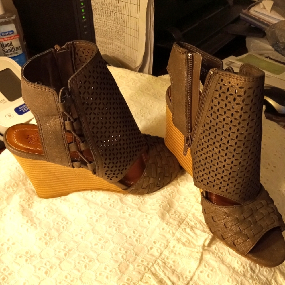 Womens shoes